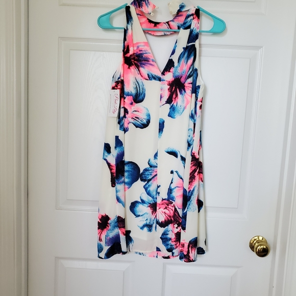 Dress - Picture 3 of 3